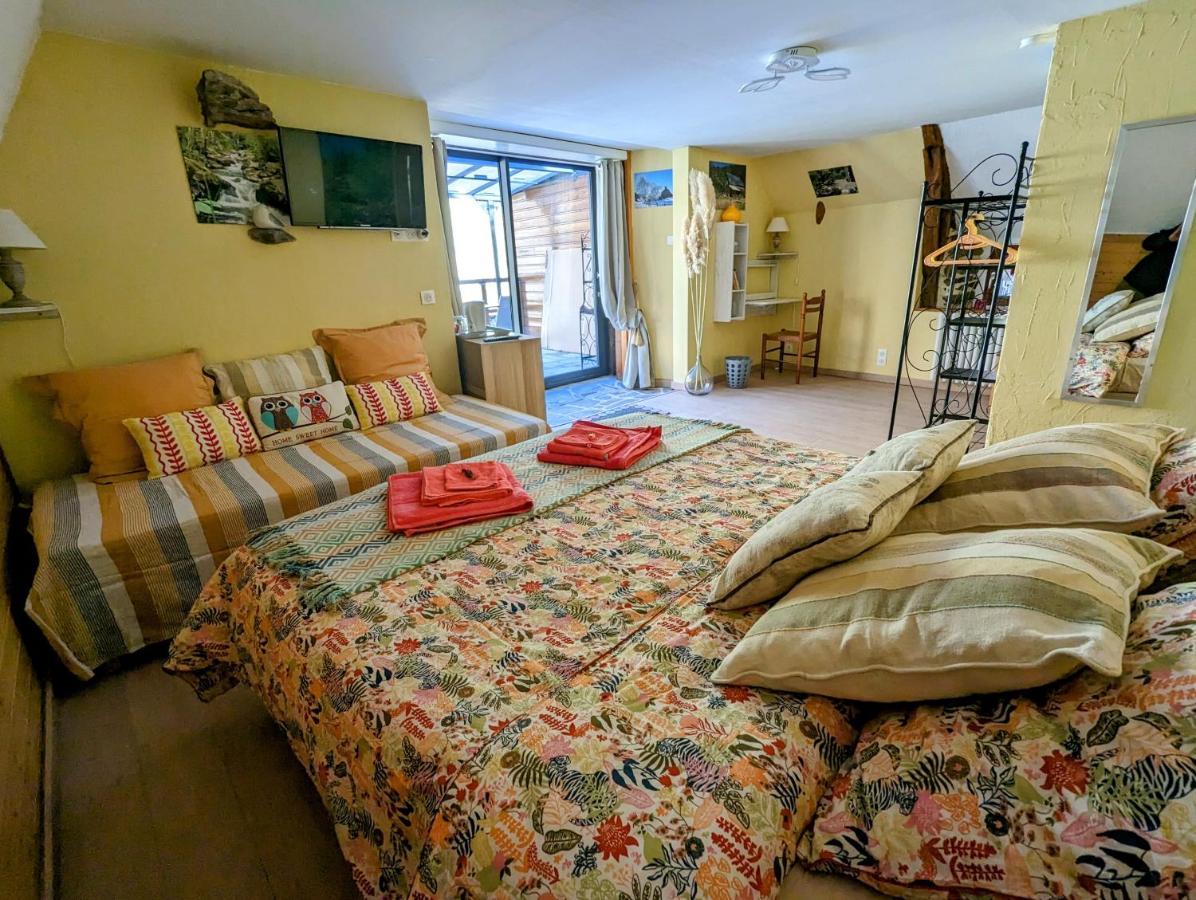 Chambres D'Hotes Le Lepadou-Bas Saint-Chély-dʼAubrac Exteriör bild
