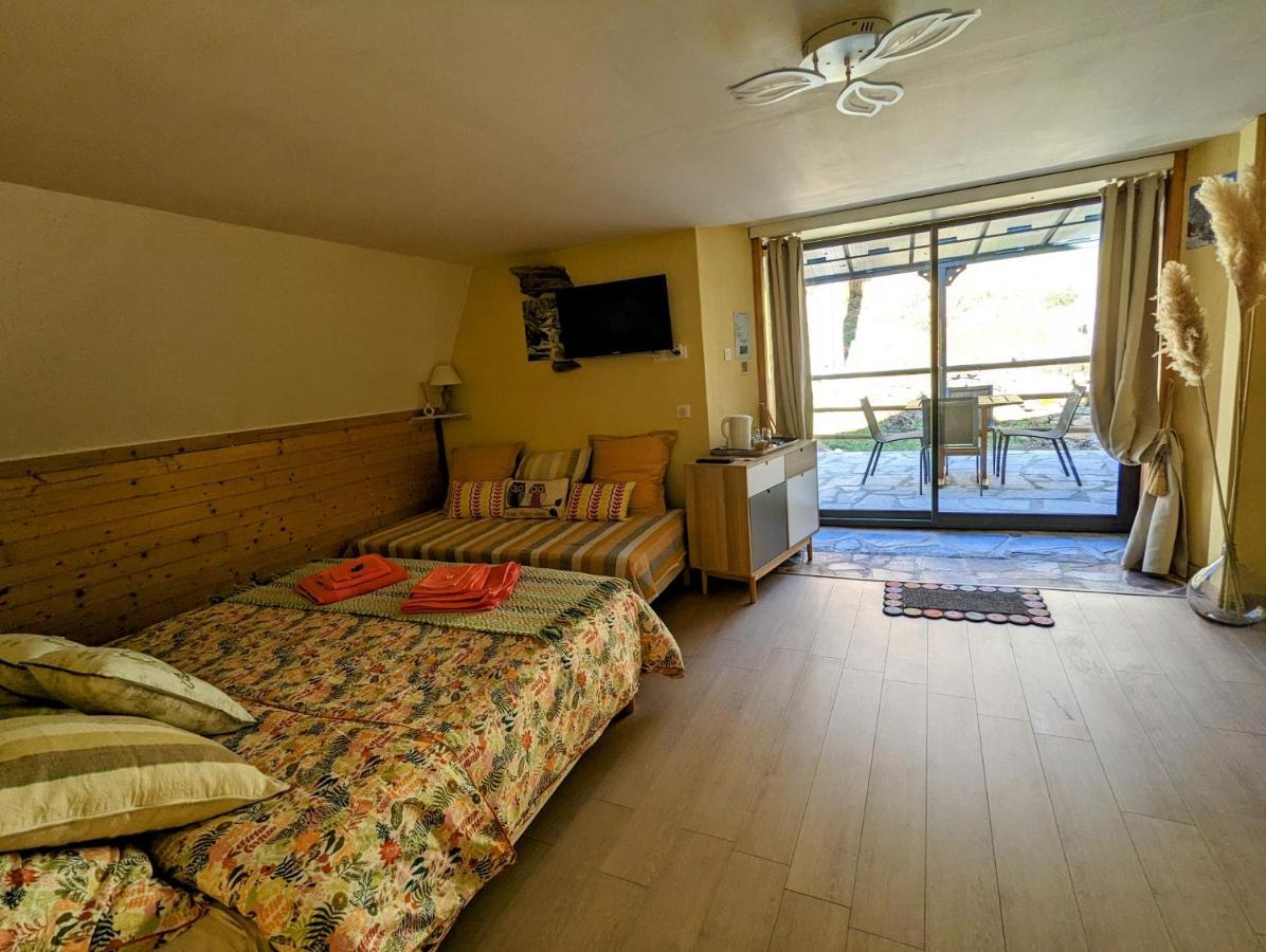 Chambres D'Hotes Le Lepadou-Bas Saint-Chély-dʼAubrac Exteriör bild