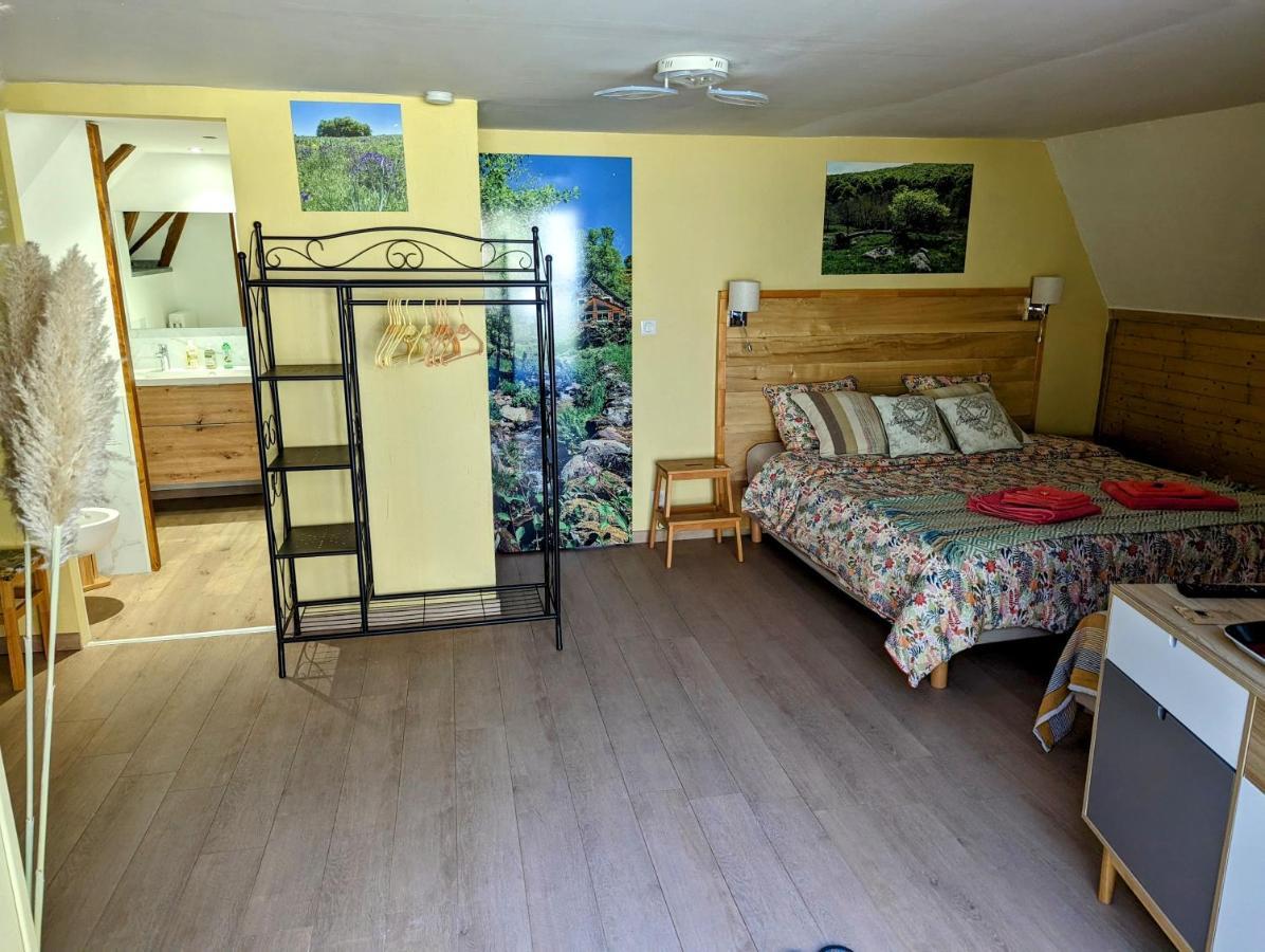 Chambres D'Hotes Le Lepadou-Bas Saint-Chély-dʼAubrac Exteriör bild