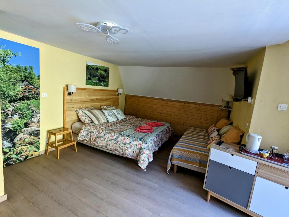 Chambres D'Hotes Le Lepadou-Bas Saint-Chély-dʼAubrac Exteriör bild