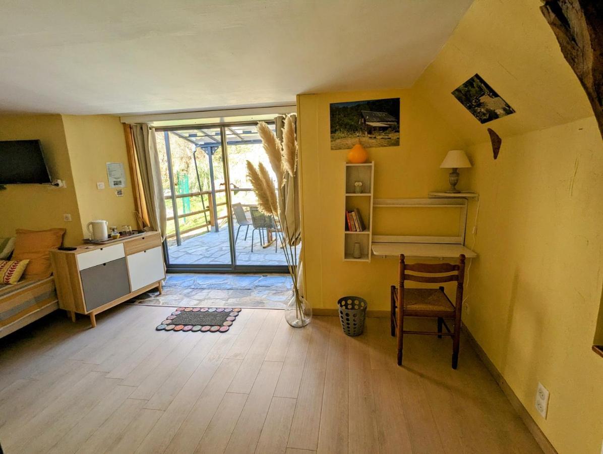 Chambres D'Hotes Le Lepadou-Bas Saint-Chély-dʼAubrac Exteriör bild