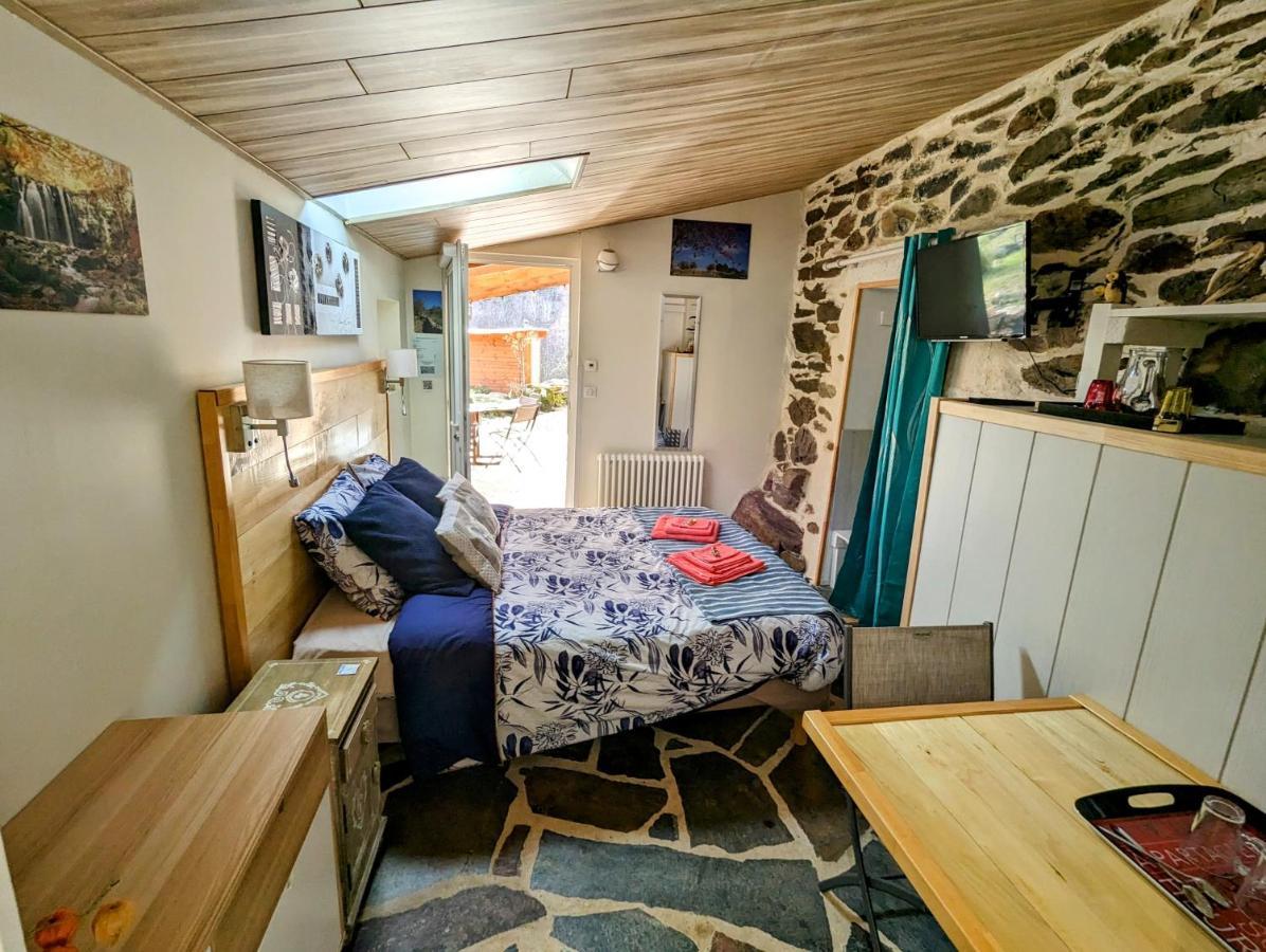 Chambres D'Hotes Le Lepadou-Bas Saint-Chély-dʼAubrac Exteriör bild